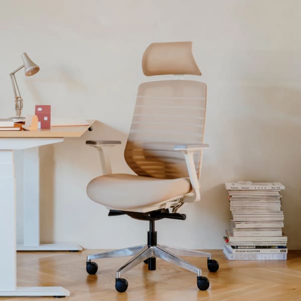 GearO Smart LED Desk Lamp with Wireless Charger