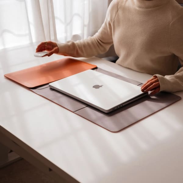 GearO Minimalist Solid Oak Laptop Stand